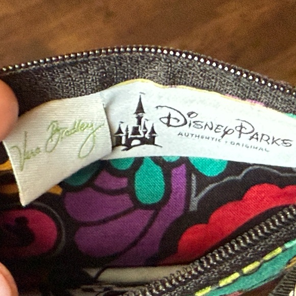 Vera Bradley Disney Parks Floral zip id case - Picture 3 of 3